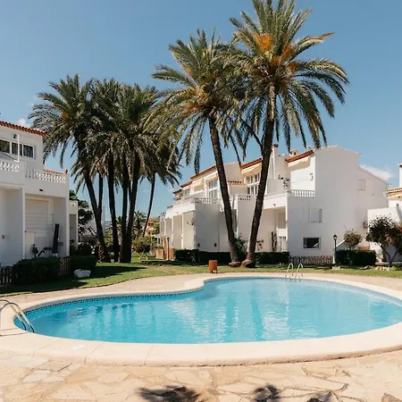 First Line With Pool, Ideal For Families